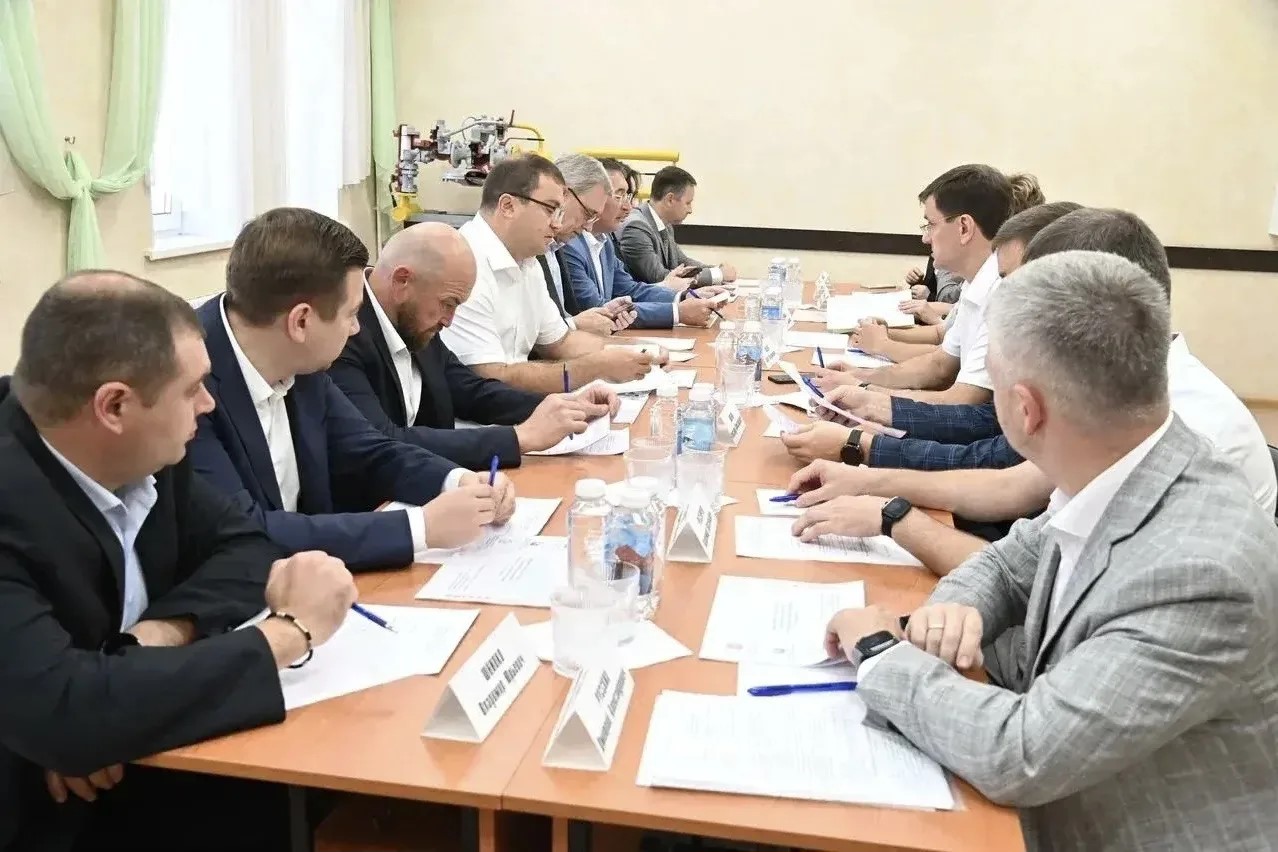 Виталий Хоценко и Дмитрий Мишуров обсудили новые задачи по газификации региона